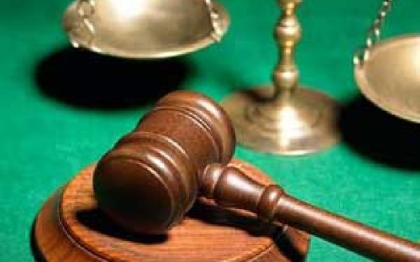 ارتباط رای داور با قوانین موجد حق