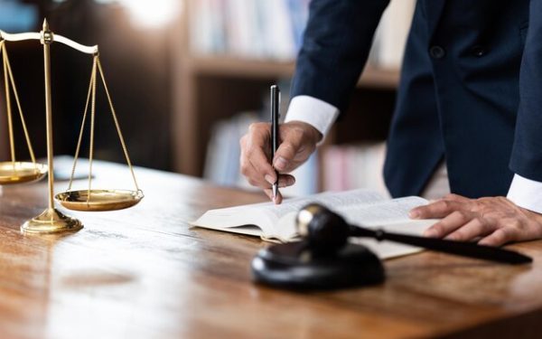 داوری در دعوای الزام به انجام تعهد