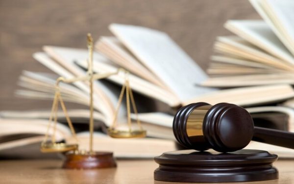 درج شرط داوری حرفه‌ای در تمامی قراردادهای رسمی